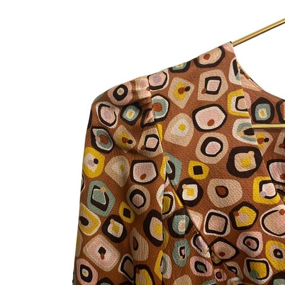 Diane Von Furstenberg Geo Retro Print Bell Sleeve V Neck Silk Blouse Size 0 - Picture 5 of 9